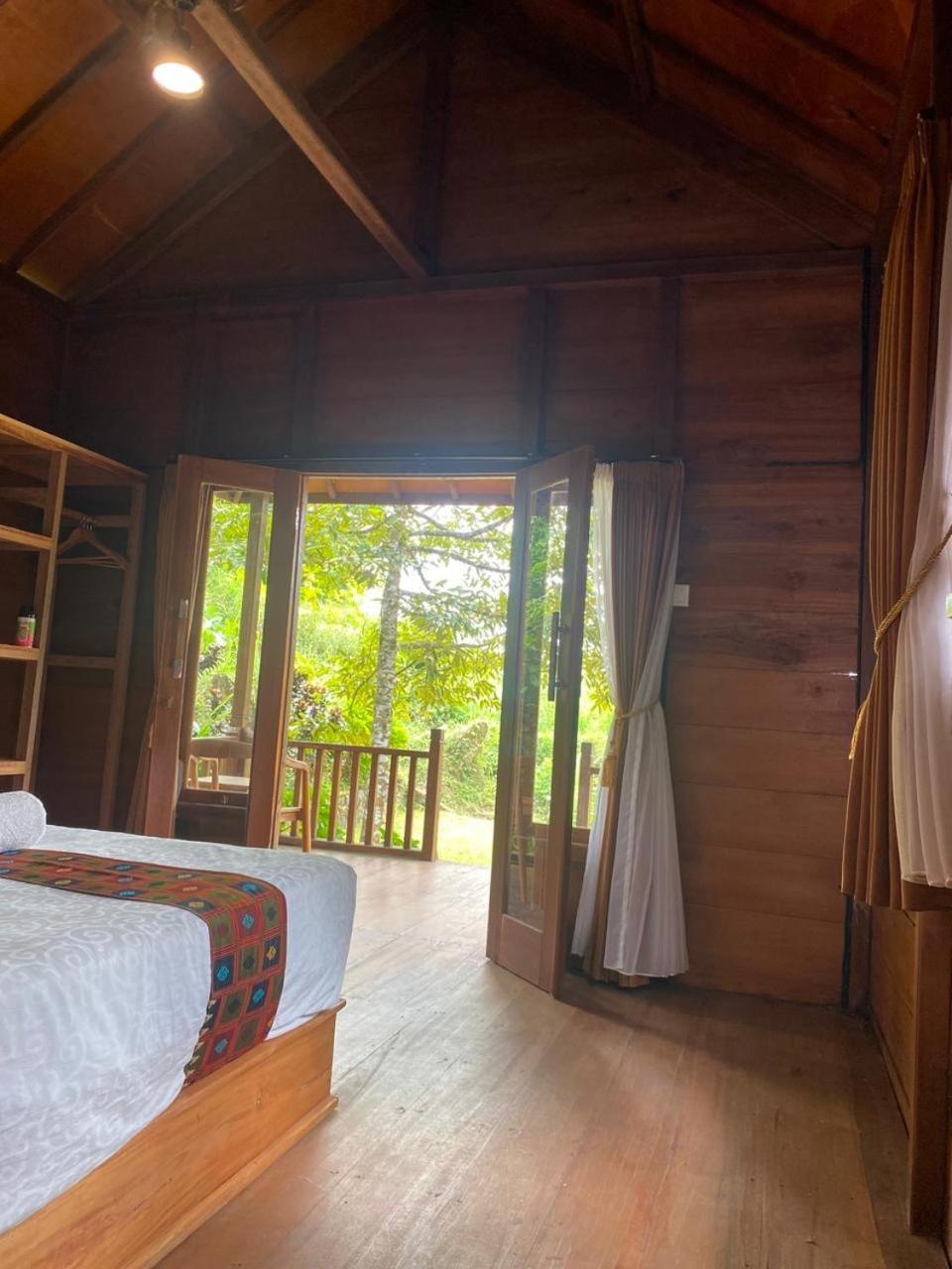Uma D'Nyuh Homestay Singaraja Eksteriør bilde
